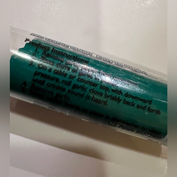 E-Z ROL GARLIC PEELER. - Picture 4 of 6